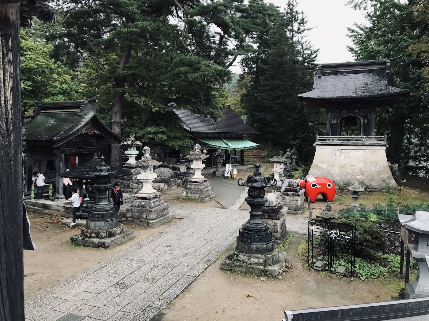 福満虚空藏菩薩 圓藏寺 の敷地内